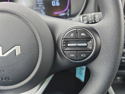 Used 2025 Kia Soul LX w/ LX Technology Package image 17