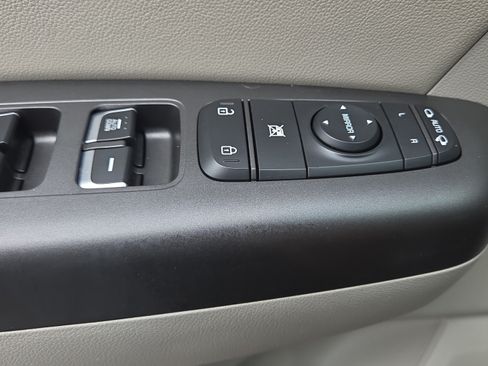 Used 2020 Kia Sportage S FWD image 32