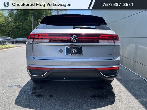 New 2025 Volkswagen Atlas Cross Sport SE image 17