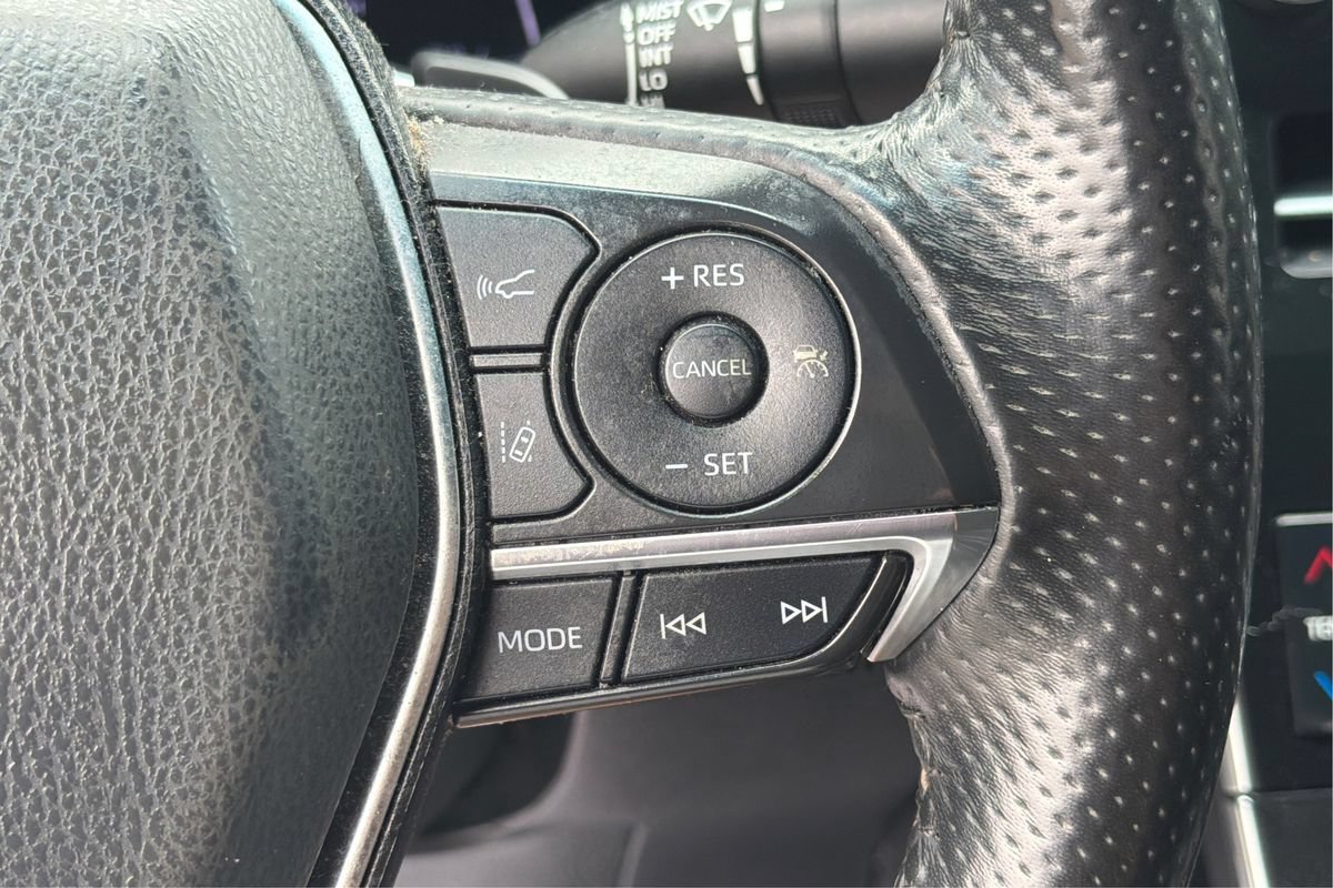 Used 2022 Toyota Avalon XSE FWD image 35