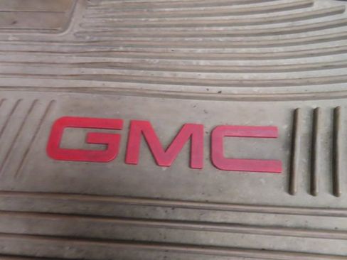 Used 2013 GMC Yukon XL Denali image 27