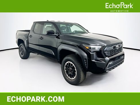 Used 2025 Toyota Tacoma TRD Off-Road image 1