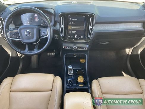 Used 2019 Volvo XC40 T4 Inscription FWD image 14