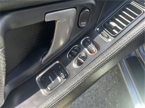 Used 2003 Acura NSX T RWD image 17