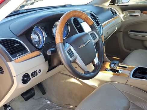 Used 2014 Chrysler 300 C RWD image 14