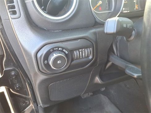 Used 2022 Jeep Wrangler Unlimited Sahara w/ Cold Weather Group image 13