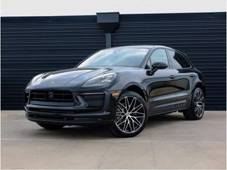 Certified 2025 Porsche Macan video 1