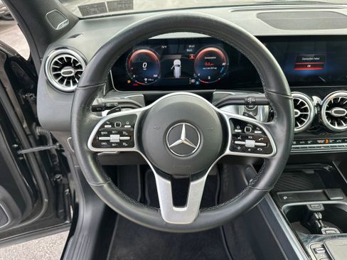 Used 2021 Mercedes-Benz GLB 250 4MATIC image 37