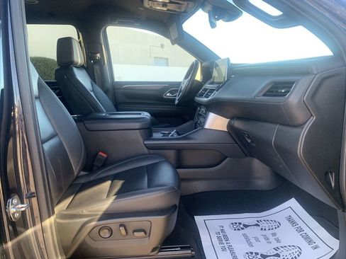 Used 2024 Chevrolet Suburban LT image 26