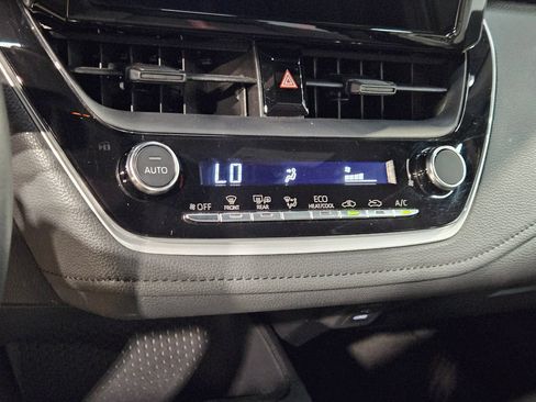 Used 2025 Toyota Corolla SE FWD image 30