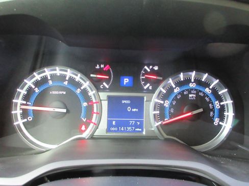 Used 2017 Toyota 4Runner SR5 RWD image 15