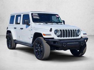 Used 2024 Jeep Wrangler Unlimited Sahara w/ Technology Group AWD/4WD video 3