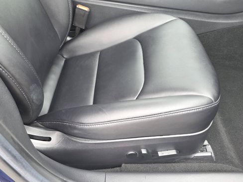 Used 2018 Tesla Model 3 Mid Range RWD image 16