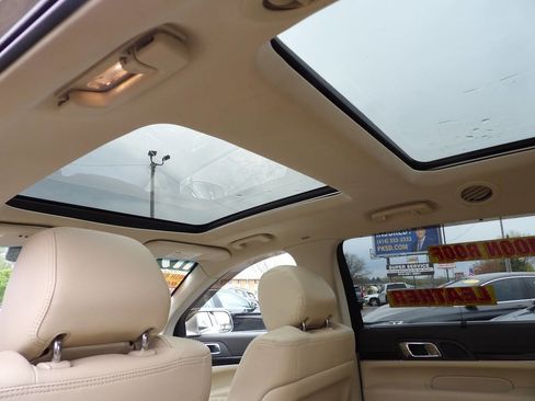 Used 2017 Lincoln MKT AWD image 12