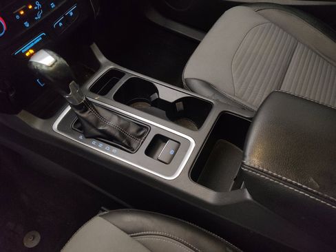 Used 2017 Ford Escape SE w/ SE Sport Appearance Package image 26