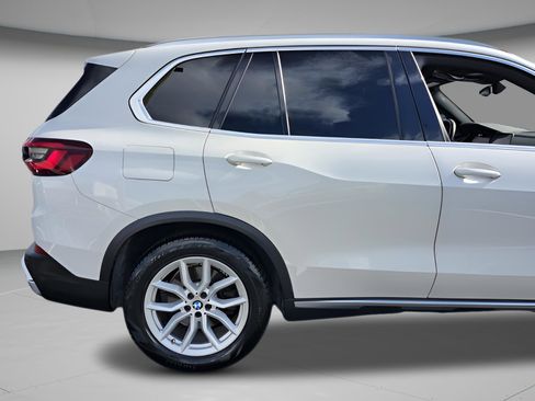 Used 2021 BMW X5 sDrive40i w/ Premium Package image 32