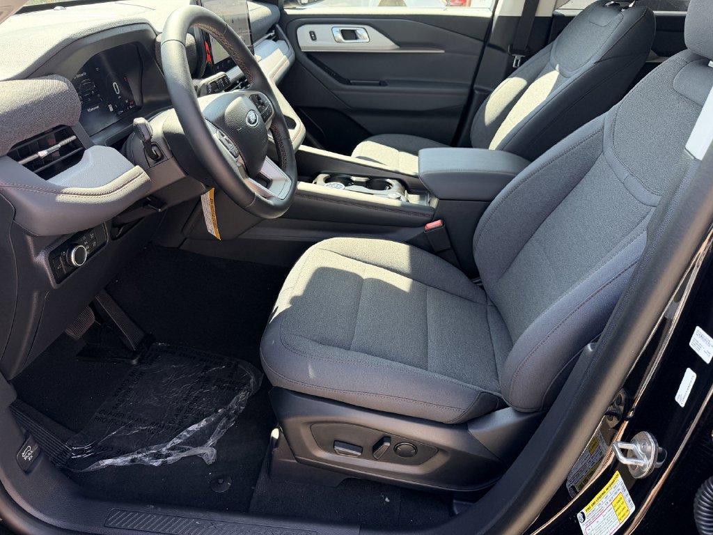 New 2026 Ford Explorer Active RWD image 19