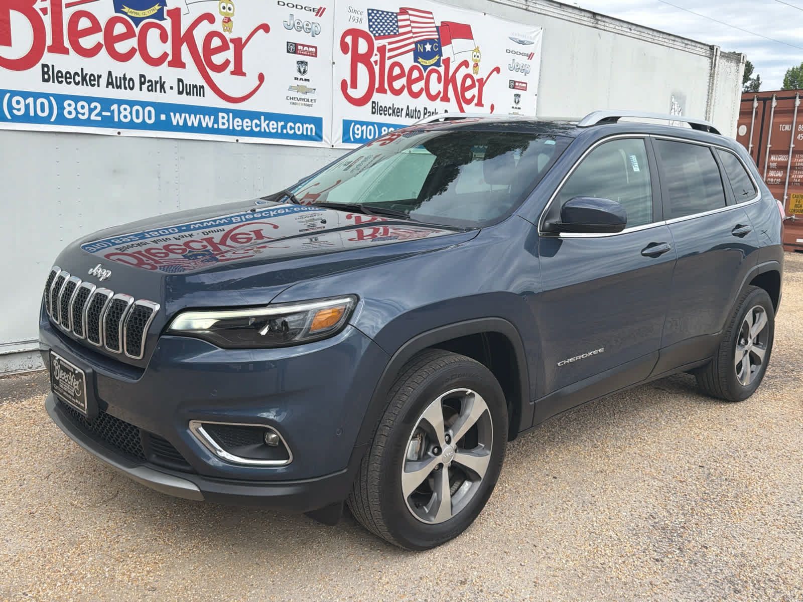 Used 2020 Jeep Cherokee Limited w/ Technology Group AWD/4WD image 6