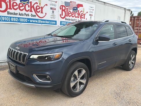 Used 2020 Jeep Cherokee Limited w/ Technology Group AWD/4WD image 6
