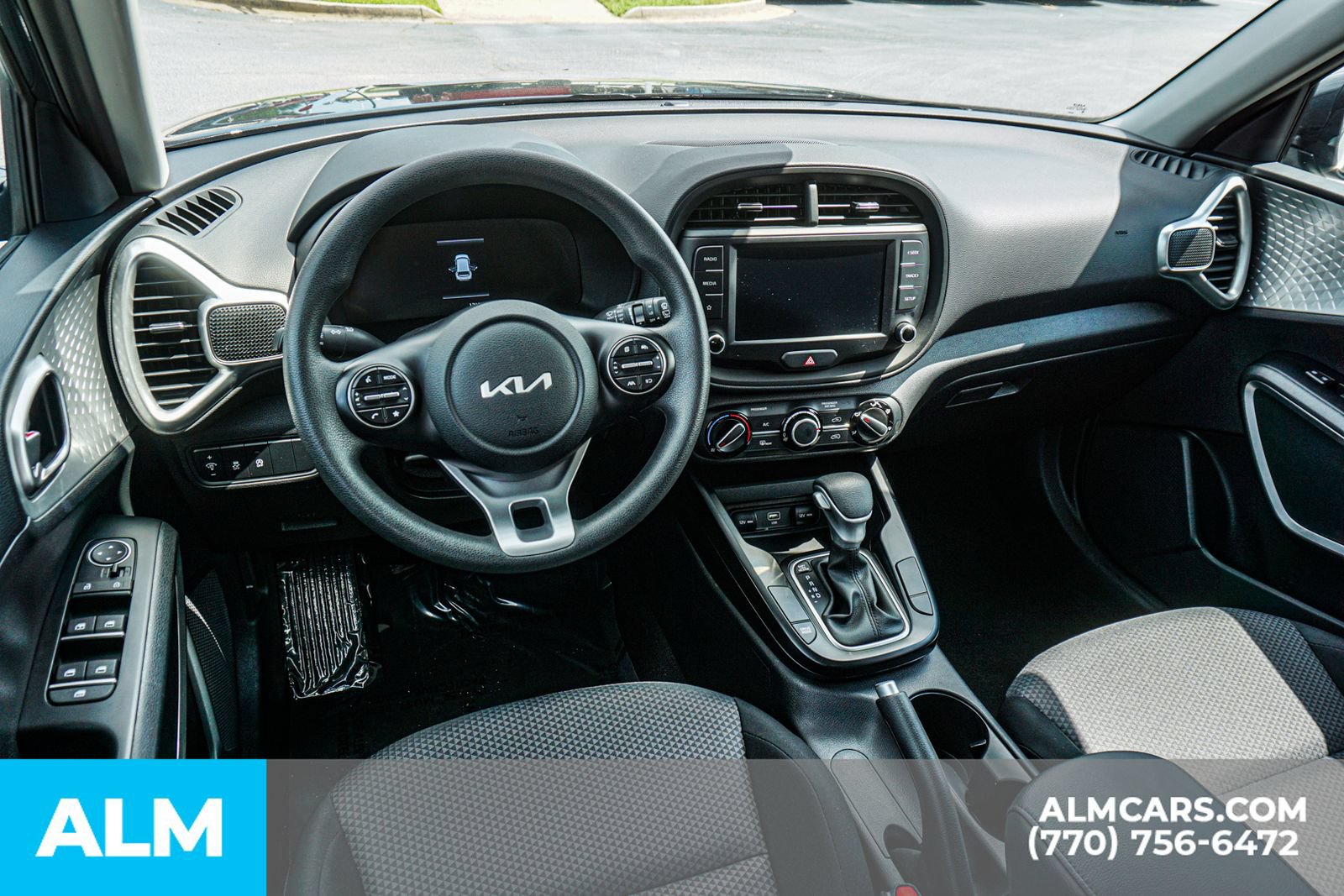 Used 2025 Kia Soul LX w/ LX Technology Package FWD image 27