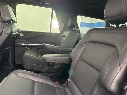 New 2025 Lincoln Navigator Reserve w/ Jet Appearance Package image 17