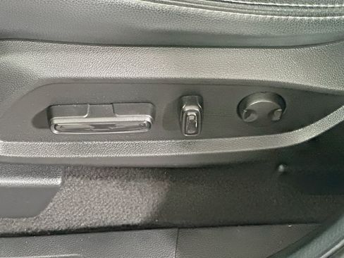 Used 2025 Honda Pilot EX-L image 13