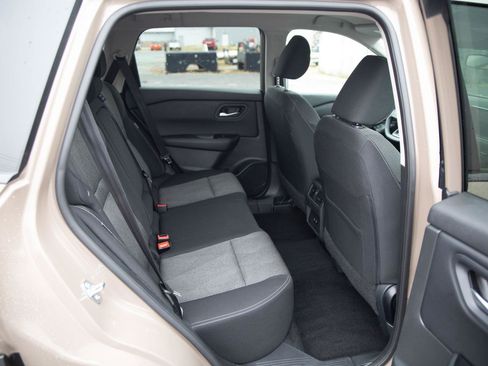 Used 2025 Nissan Rogue SV image 22