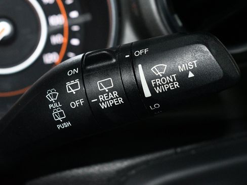 Used 2018 Jeep Wrangler Unlimited Sahara AWD/4WD image 28