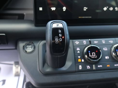 Used 2025 Land Rover Defender 110 AWD/4WD image 34