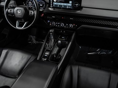 Used 2024 Honda Accord Touring image 27