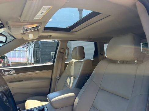 Used 2017 Jeep Grand Cherokee Limited AWD/4WD image 23
