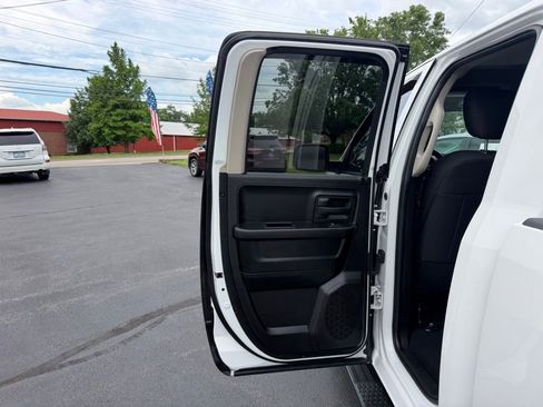 Used 2019 RAM 1500 Express w/ Express Value Package AWD/4WD image 19
