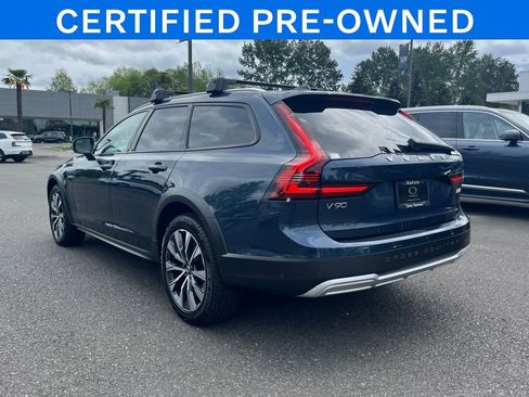 Certified 2025 Volvo V90 B6 Cross Country Plus AWD/4WD image 3