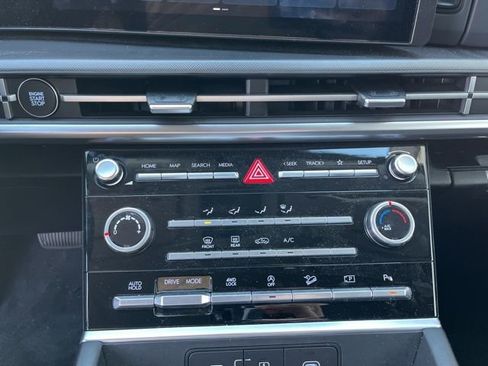 Used 2025 Hyundai Santa Fe SE image 26