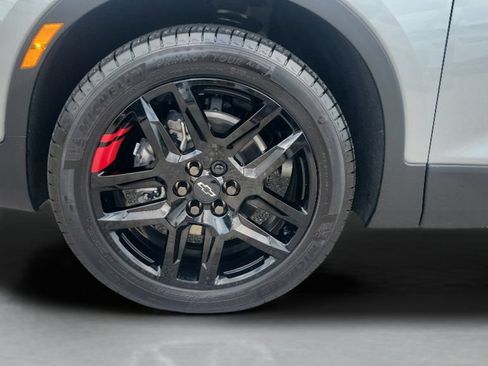 Used 2025 Chevrolet Blazer LT w/ Sound & Technology Package FWD image 25