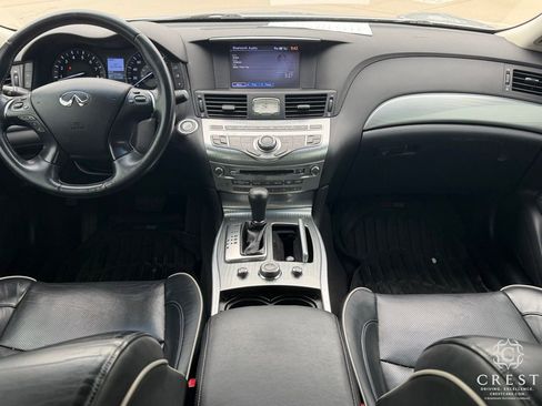 Used 2017 INFINITI Q70 L 3.7 RWD image 9