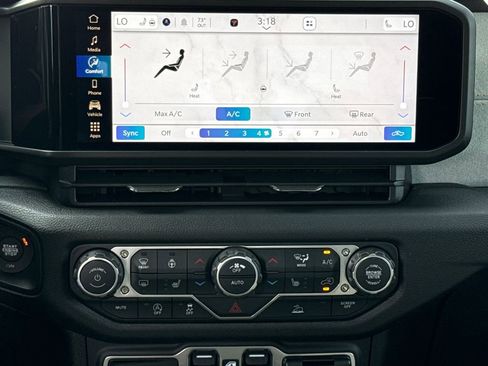 New 2026 Jeep Gladiator Sport AWD/4WD image 11