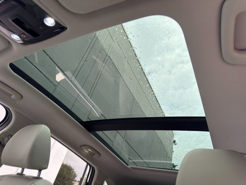 Used 2025 Kia Sorento EX w/ EX Panoramic Sunroof Package FWD image 11