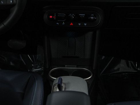 Used 2025 MINI Cooper 2-Door Hardtop image 15