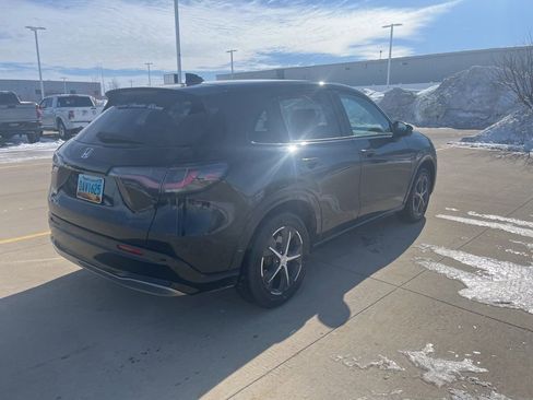 Used 2024 Honda HR-V EX-L image 3