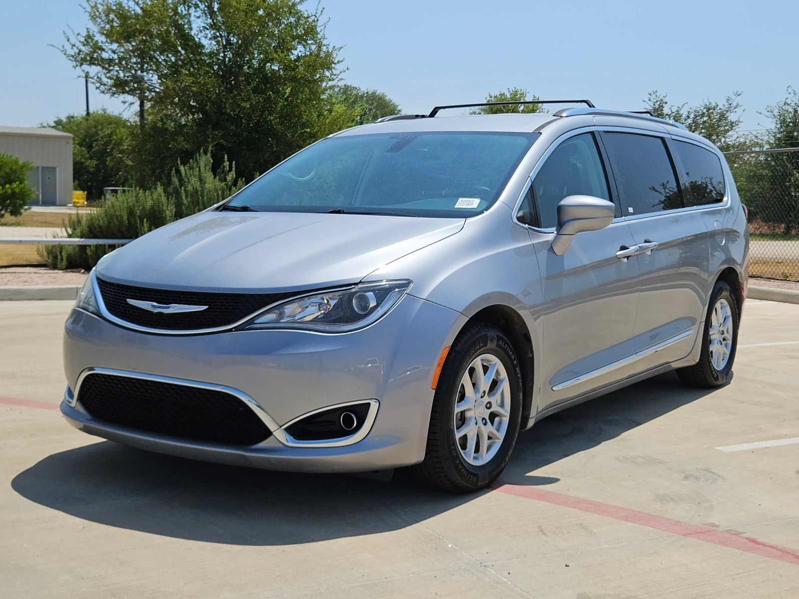 Used 2020 Chrysler Pacifica Touring-L FWD image 7