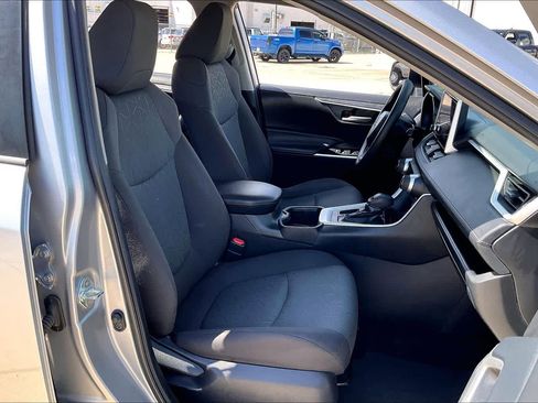 Used 2023 Toyota RAV4 XLE image 9