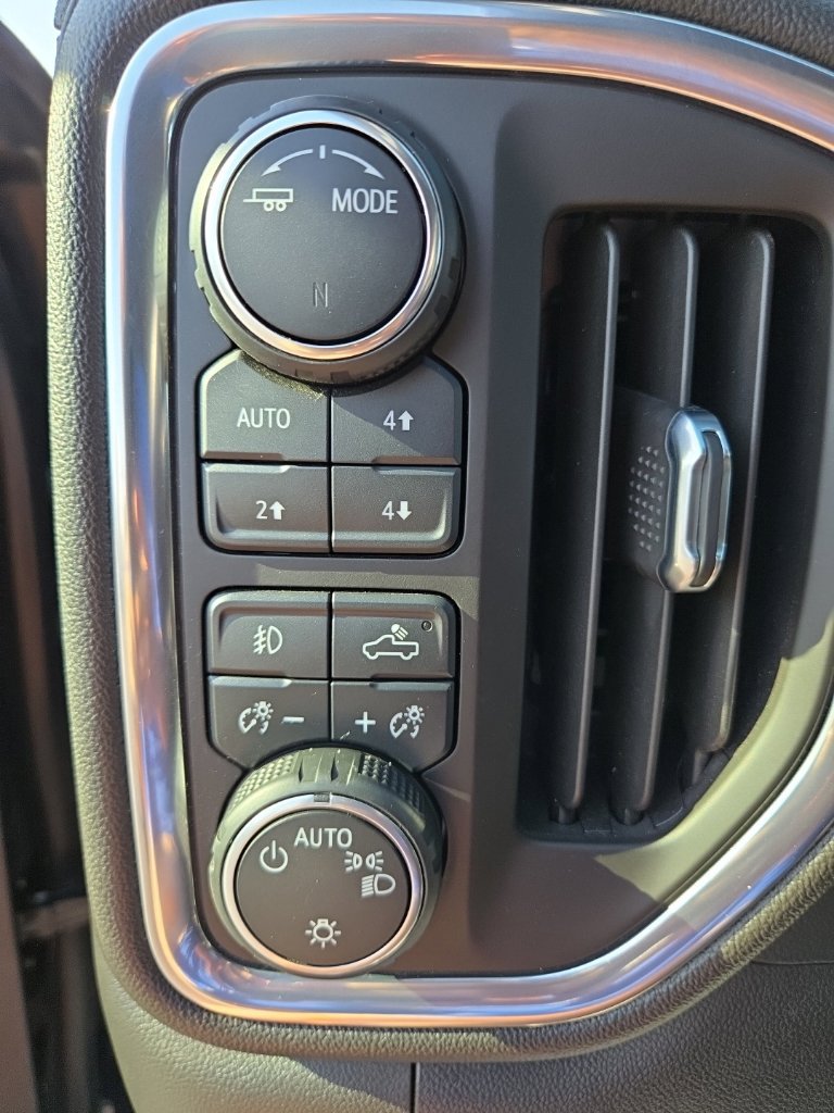 Certified 2020 Chevrolet Silverado 1500 LT Trail Boss w/ Midnight Edition AWD/4WD image 24