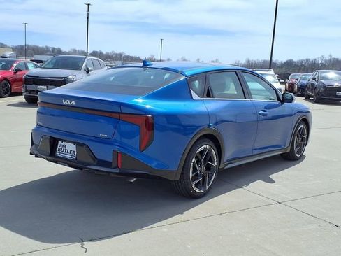 New 2025 Kia K4 GT-Line w/ GT-Line Sunroof Package image 2
