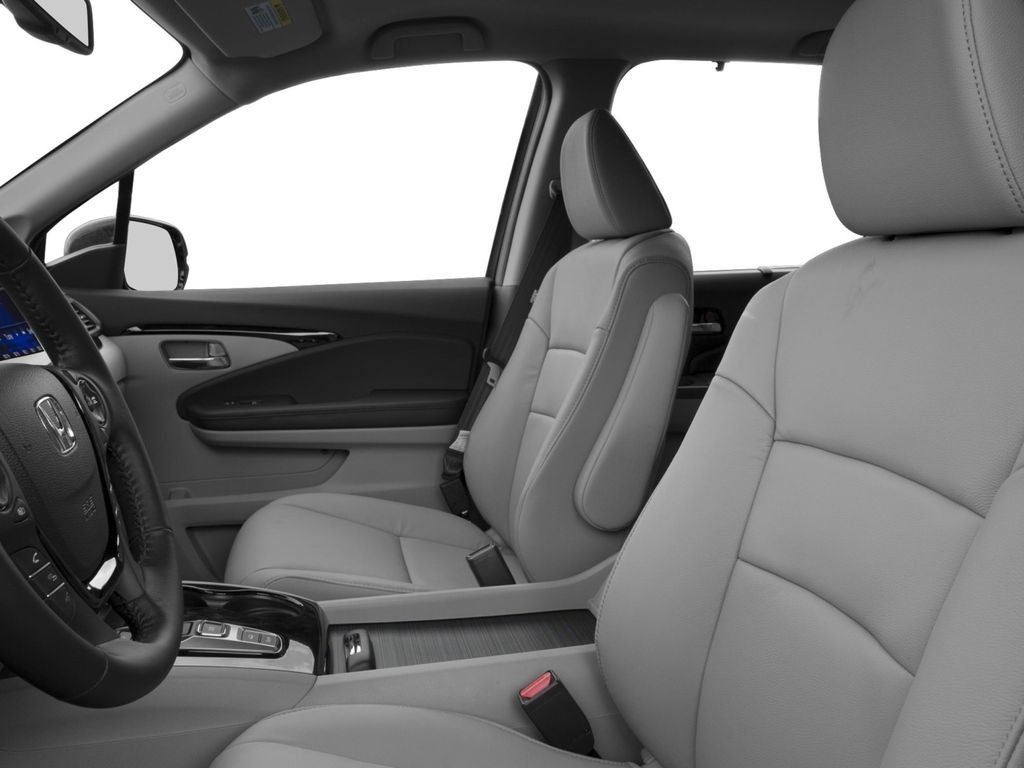 Used 2016 Honda Pilot Touring image 9
