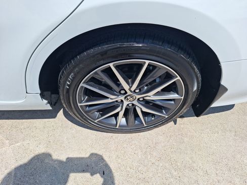 Used 2024 Toyota Camry XLE FWD image 11