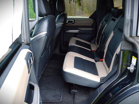 Used 2023 Ford Bronco Wildtrak image 14