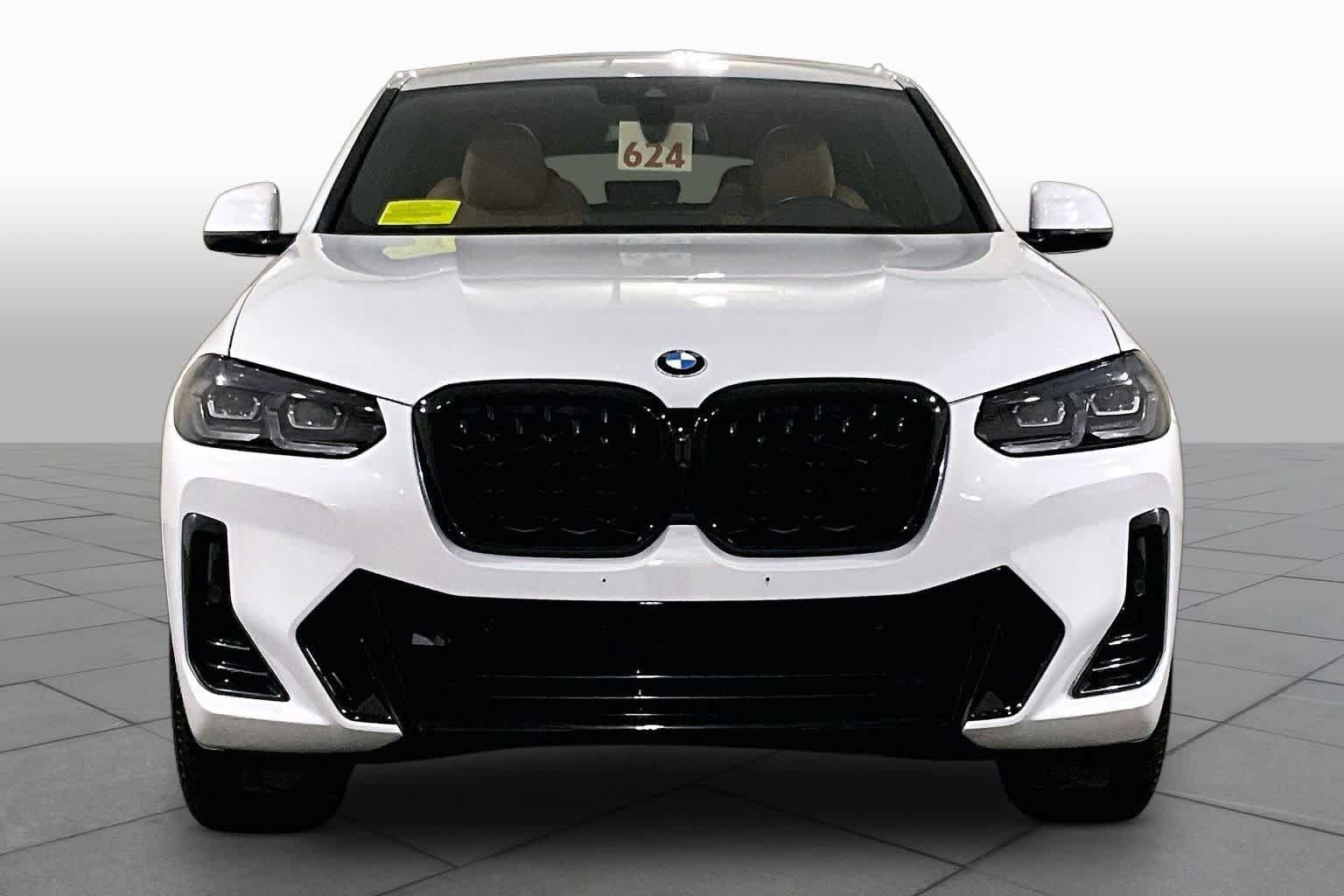Used 2025 BMW X4 xDrive30i w/ Premium Package AWD/4WD image 3