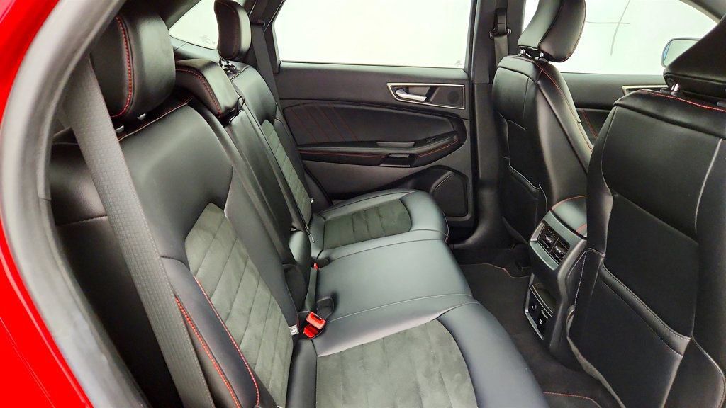 Used 2022 Ford Edge ST-Line AWD/4WD image 21