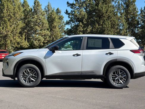 Used 2024 Nissan Rogue S AWD/4WD image 7